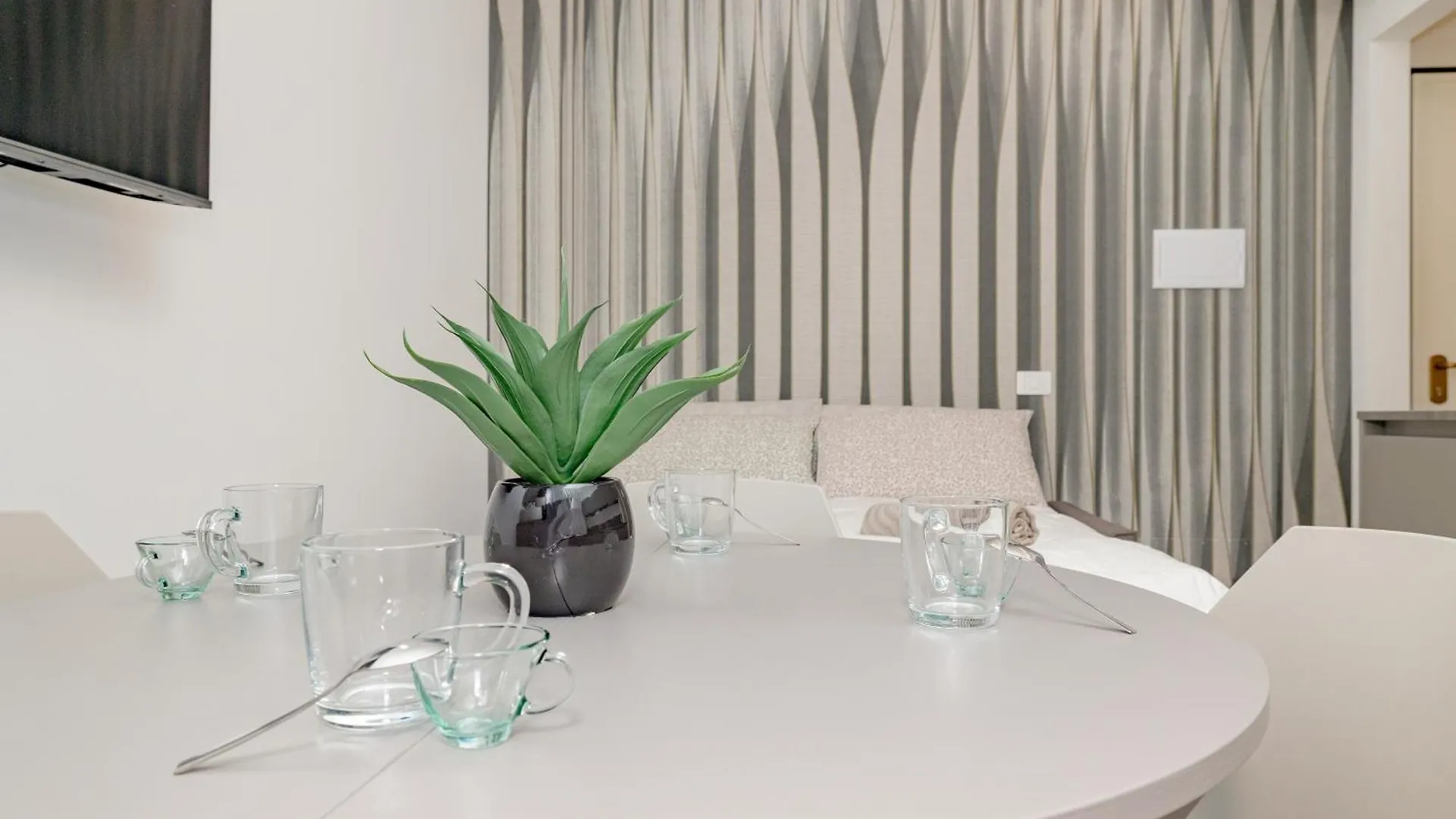 2Co4 - Duomo - Modern Central - Milan Apartment