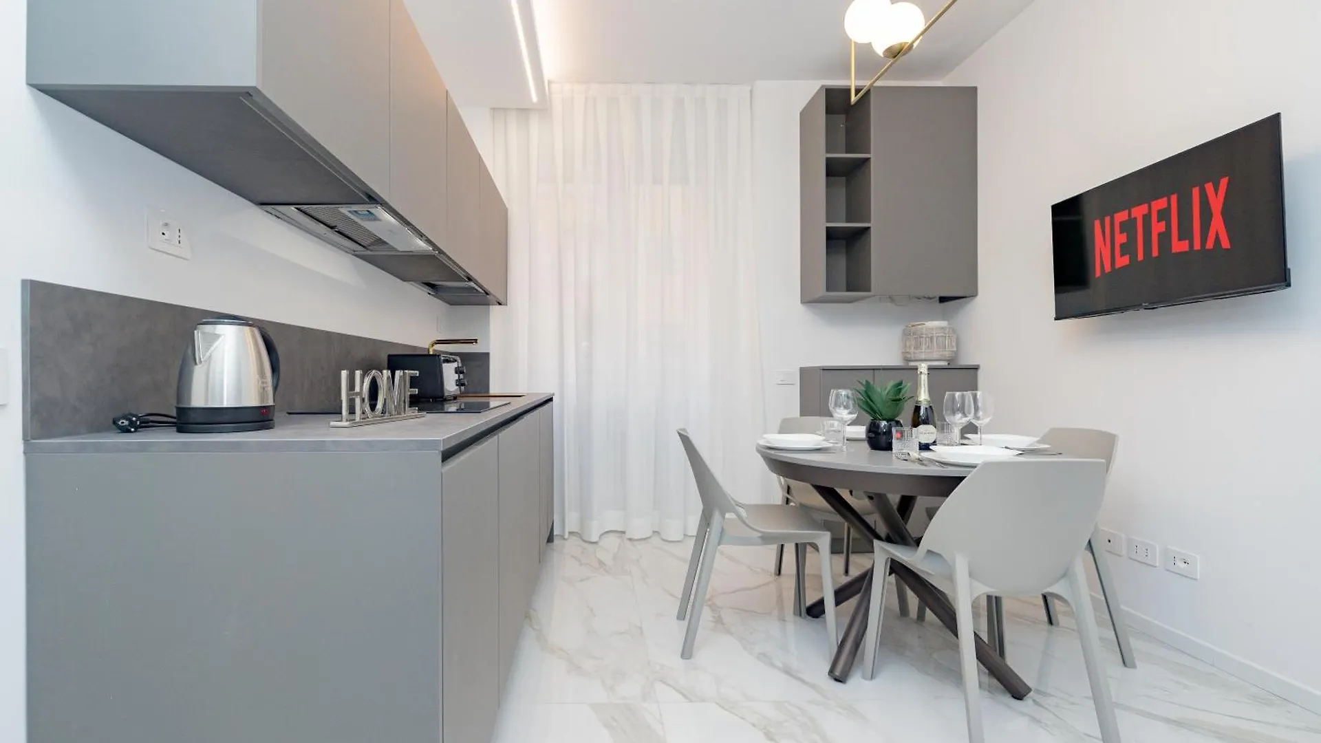 Apartment 2Co4 - Duomo - Modern Central - Milan Italy